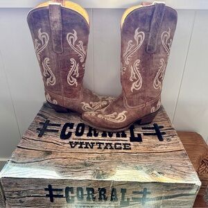 Corral Cortez Distressed Fleur-De-Lis Embroidered Cowgirl Boots - Snip